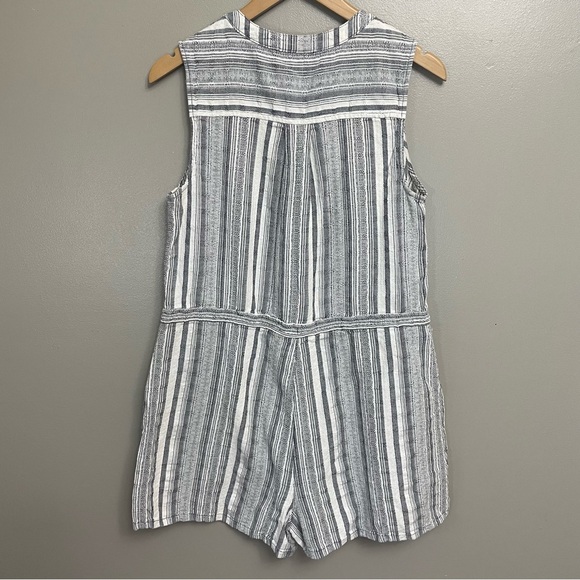 Universal threads women’s size Medium Striped Romper cotton linen look stripes - Picture 4 of 9